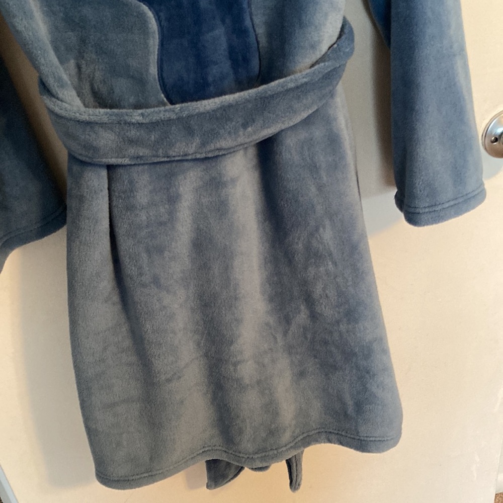 🟩🟩 Disney Women’s Stitch Robe with Hood (size L) NWT - Picture 4 of 8